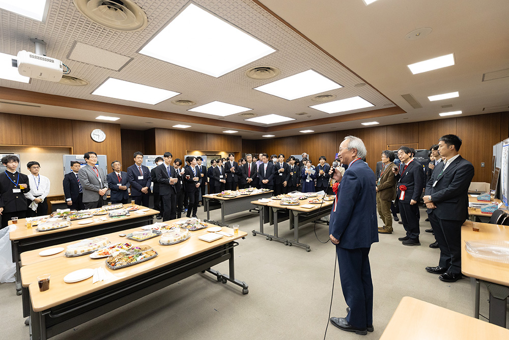 懇親会の様子１