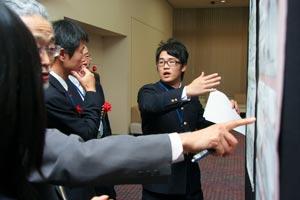 審査委員によるジュニア質疑の様子